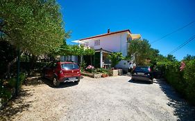 Balen Guest House