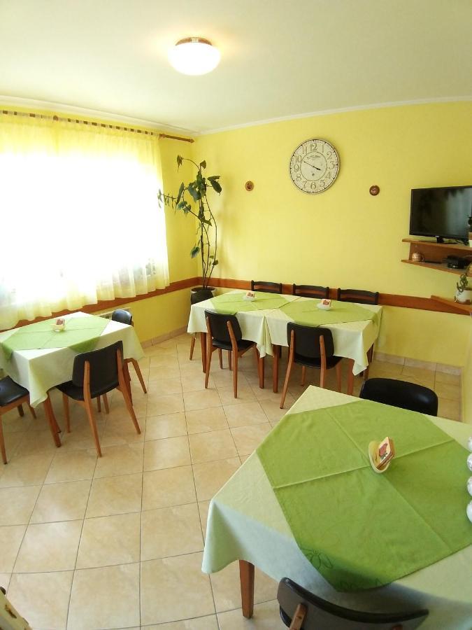Balen Guest House Rab Town Esterno foto