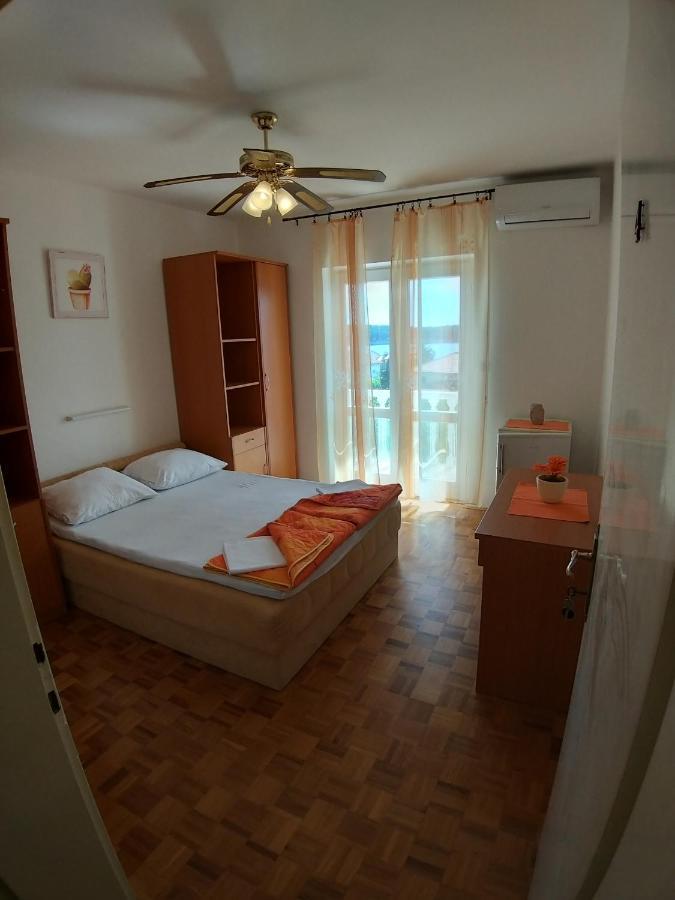 Balen Guest House Rab Town Esterno foto