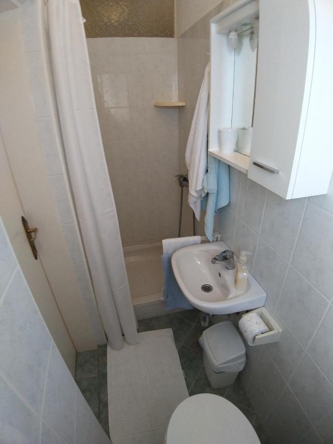 Balen Guest House Rab Town Esterno foto