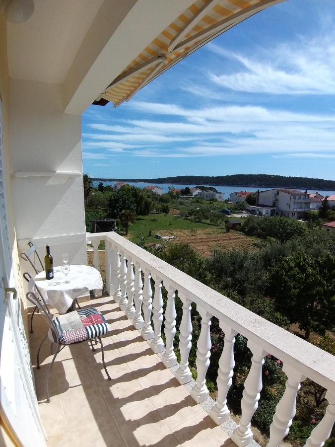 Balen Guest House Rab Town Esterno foto