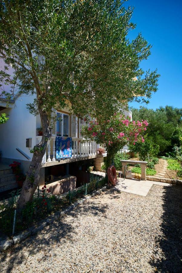 Balen Guest House Rab Town Esterno foto